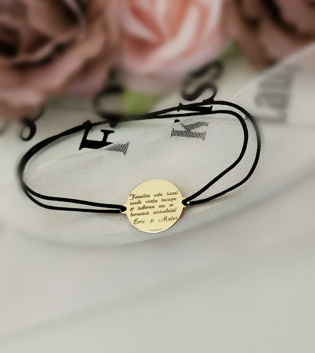 Bratara banut personalizat din aur 14k cu model familie in relief Rubinul - Image 3