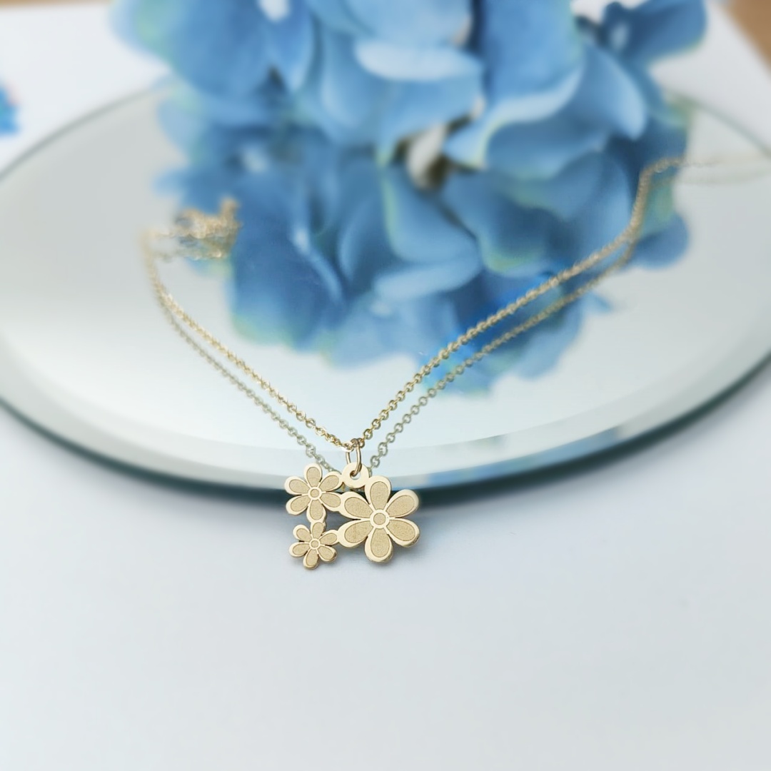 Lantisor cu pandantiv trei floricele – aur galben, alb sau roze 14K Rubinul - Image 2